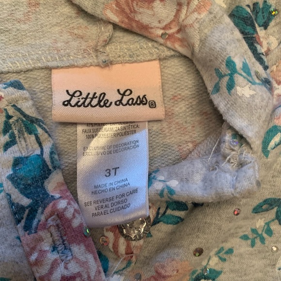 Cute little girl separates sz3t - Picture 6 of 12